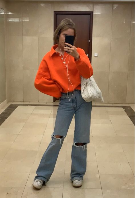 Orange Sweater Outfit, Sporty Casual Outfits, Orange Sweaters, Orange Shirt, Sweatshirt Outfit, Bright Orange, Jean Outfits, Wide Leg Jeans, Sweater Outfits