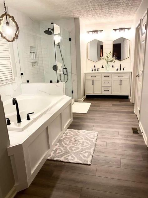 Custom Home Bathroom Ideas, House Remodel Inspiration, Master Bed And Bath Ideas, His And Her Bathroom Ideas, Suburban Bathroom, Long Narrow Bathroom Layout, Simple Master Bath, Bathroom Ideas Big, House Interior Bathroom