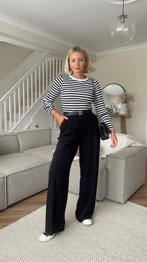 Black Wide Leg Pants Outfit Casual, Black Wide Leg Trousers Outfit, Wide Leg Pants Outfit Work, Wide Leg Trousers Outfit, Wide Leg Outfit, Laura Byrnes, Black Pants Outfit, Wide Leg Pants Outfit, Winter Pants Outfit