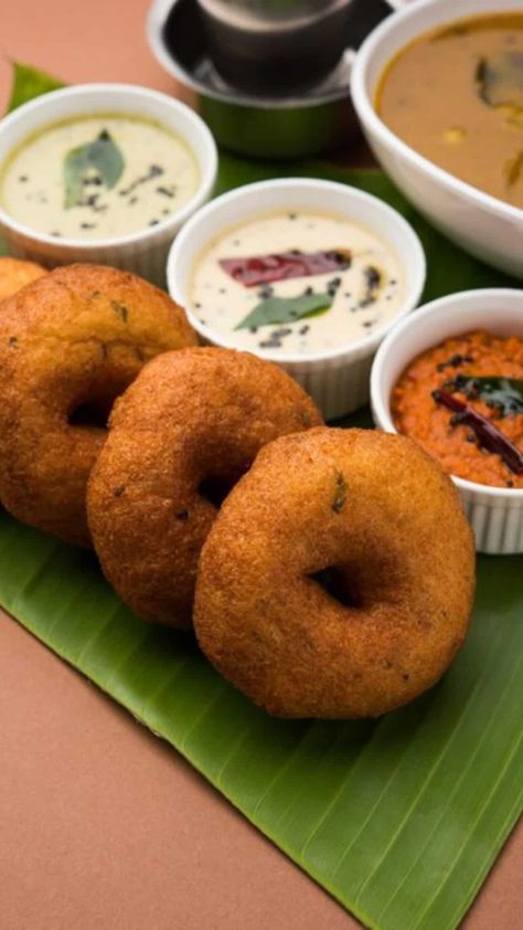 Medu Vada, Dosa Recipe, Coconut Chutney, Curry Leaves, Easy Step, Chutney, Easy Steps, Healthy Breakfast, Stuffed Peppers