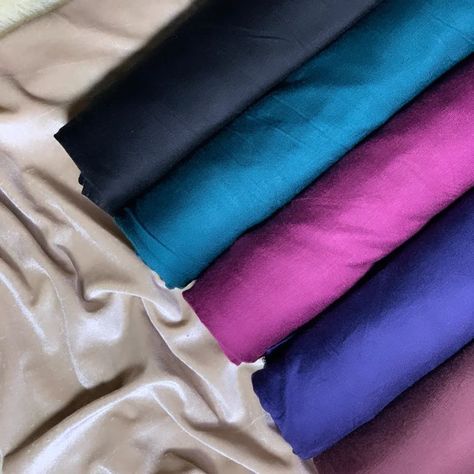 PREMIUM JERSEY VEIL Our premium quality jersey scarf available in beautiful colours 😊😍. Texture✅ Material✅ Non-fading✅ Very lengthy ✅ Price: NGN 4000 each To place an order🛍️ Send a direct message @reemahluxe or click the link in bio to send a message on Whatsapp: 07072896025 Jersey Veils, Jersey Scarf, Texture Material, Beautiful Colours, Click The Link, Veil, Beautiful Colors, Link In Bio, Premium Quality