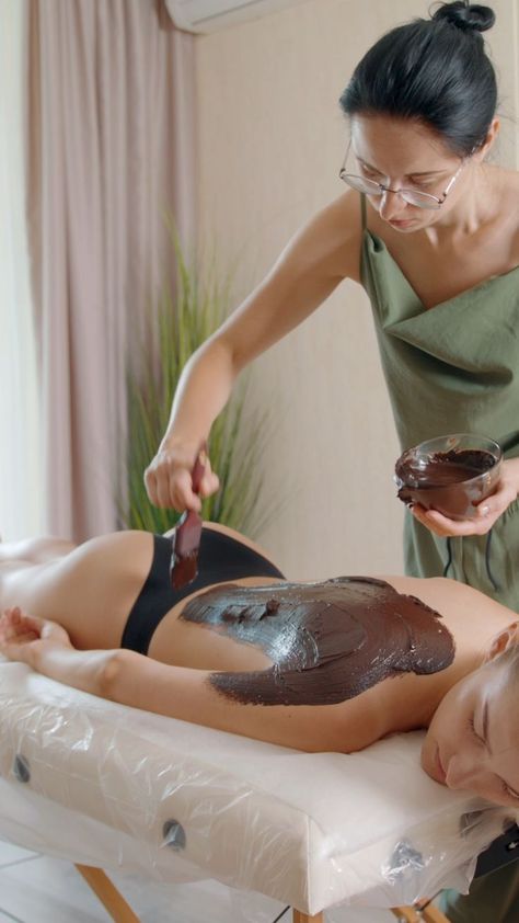 Spa Treatments Massage, Indian Hair Cuts, Spa Massage Therapy, Full Body Massage Techniques, Esthetician Inspiration, Becoming An Esthetician, Body Massage Spa, Body Massage Techniques, Massage Therapy Techniques