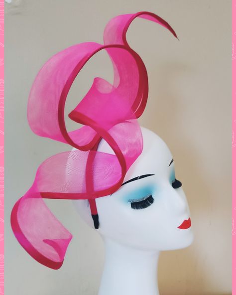 Crinoline simple fascinator by cylia's Crinoline Fascinator Designs, Simple Fascinator, Fascinator Designs, Crinoline Fascinator, Hats Outfit, Fascinator Hats Outfit, Headwrap Hairstyles, African Hats, Large Brim Hat