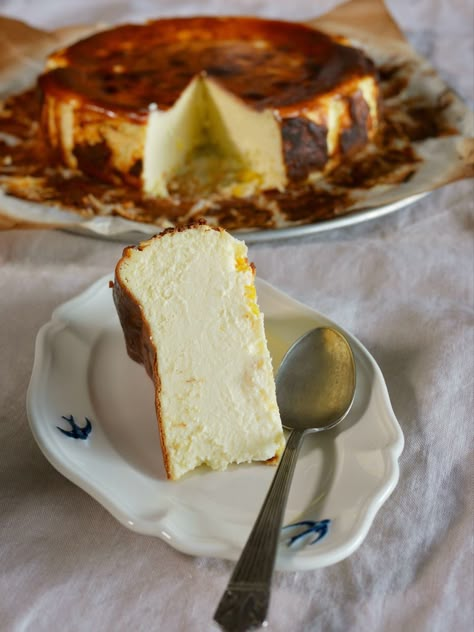 Corn Basque Cheesecake Corn Cheesecake Recipe, Sweet Corn Cheesecake, Corn Cheesecake, Corn Dessert, Basque Cake, Burnt Cheesecake, Basque Cheesecake, Beautiful Recipes, Corn Cheese