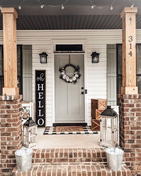 DECOR STEALS on Instagram: “We are waking up to some special steals this morning! 🌞⁠⁠ ⁠⁠ First up is our Huge Rustic Floor Lanterns that both @southerndogwoodhome⁠ and…” Patriotic Front Porch Ideas, Large Floor Lanterns, Farmhouse Christmas Tree Skirts, Patriotic Front Porch, Floor Lanterns, Rustic Floor, Rustic Flooring, Decor Steals, Lantern Set