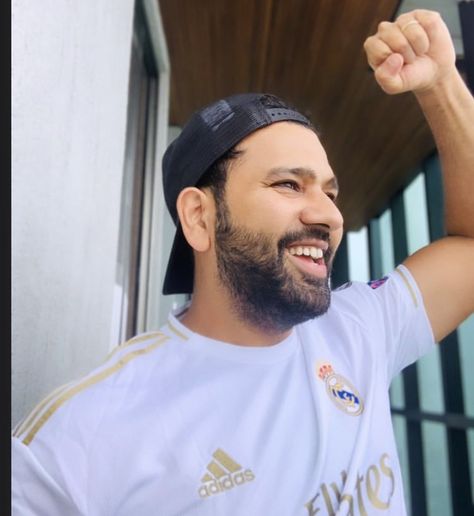 Rohit Sharma Smile, Real Madrid Win, Very Good Morning Images, Real Madrid Shirt, Rohit Sharma, Sports Awards, Latest Wallpapers, Good Morning Photos, Free Kick