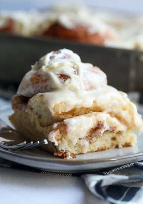 Best Cinnamon Rolls Ever, Best Cinnamon Roll Recipe, Homemade Cinnamon Rolls Easy, The Best Cinnamon Rolls, Cinnamon Rolls From Scratch, Sweet Dinner Rolls, Cookies And Cups, Fluffy Dinner Rolls, Cinnamon Roll Recipe