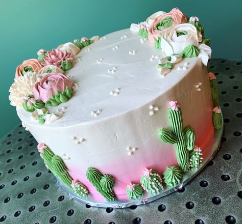 A floral fun, cacti spin for a bridal shower cake Fiesta Bridal Shower Cake, Cactus Cake, Fiesta Cake, Fiesta Bridal Shower, Black Gold Wedding, White Bridal Shower, Cute Mobile Wallpapers, Bridal Shower Cake, Gold Wedding Cake