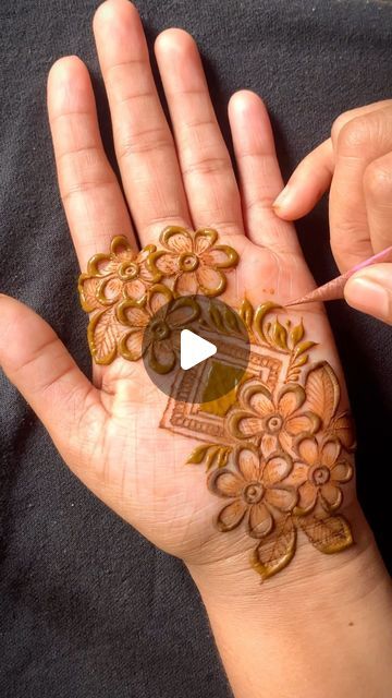 Mehendi Designs For Palm Unique, Mehendi Designs For Palm, Mahanadi Design, Easy Mehandi Designs, Mehedi Design, Eid Special, Mehendi Designs, Henna Tattoo, Mehndi Designs