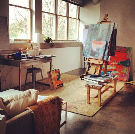 This is a art studio all my children would love! Artist Workspace, Art Studio Space, Art Studio Room, Art Studio Design, Artistic Space, Art Studio At Home, Studio Living, Studio Room, My Art Studio