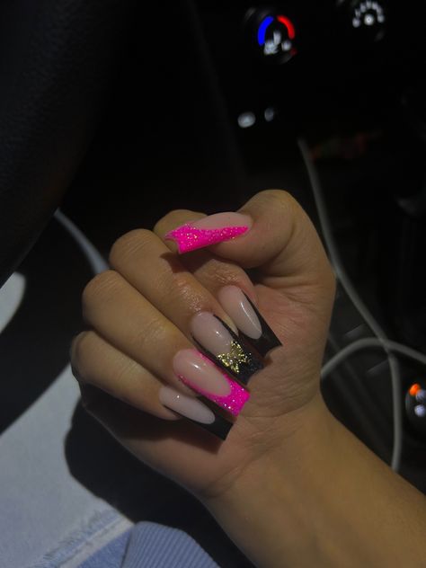 Pink Nd Black Acrylic Nails, Pink And Black Nails Birthday, Pink And Black Nail Inspo Acrylic, Pink With Black French Tip Nails, Short Nails Black And Pink, Frenchies With Design Nails, Black Pink Nails Acrylic, Short Black Freestyle Nails, Graduation Nails Ideas 2023 Black