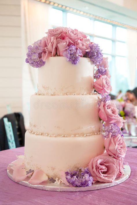 Purple Pink Wedding Cake, Pink And Purple Sweet 16 Decorations, Pink And Purple Quinceanera Decorations, Purple And Pink Quinceanera Ideas, Pink And Purple Quince, Pink And Purple Quinceanera, Pink And Purple Sweet 16, Pink And Purple Wedding Cake, Pink And Purple Wedding Theme