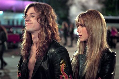 Mark wahlberg and Jennifer Anniston in the movie - Rock Star. Mens Fitness Photoshoot, Corroded Coffin, Jennifer Aniston Movies, Comedy Drama Movies, Boogie Nights, Actors Funny, Fashion Book, Mark Wahlberg, Best Supporting Actor