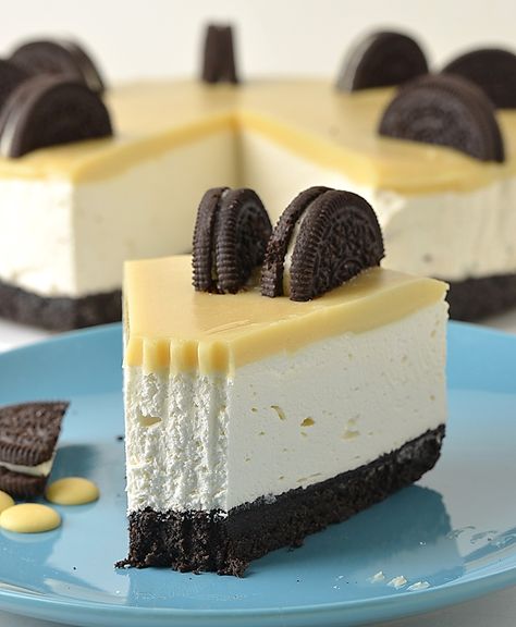 White Chocolate Oreo Cheesecake Oreo White Chocolate Cheesecake, Chocolate Oreo Cheesecake Recipe, Cheesecake Recipes Oreo Crust, Cheesecake With Oreo Cookie Crust, Chocolate Cheesecake Oreo Crust, 6 Inch Oreo Cheesecake Recipe, Chocolate Oreo Cheesecake, White Chocolate Cheesecake Recipes, Oreo Crust Cheesecake