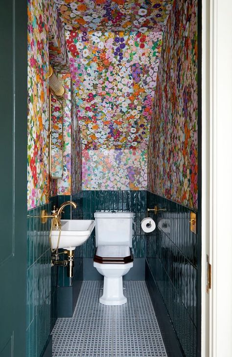 Hate Your Windowless Bathroom? 5 Smart Tips to Make It Less Dreary - WSJ Notting Hill Interiors, Colorful Bathroom Design, Colorful Small Bathroom, Windowless Bathroom, Design Journal, Downstairs Toilet, Studio Interior Design, Toilet Room, Bespoke Interiors