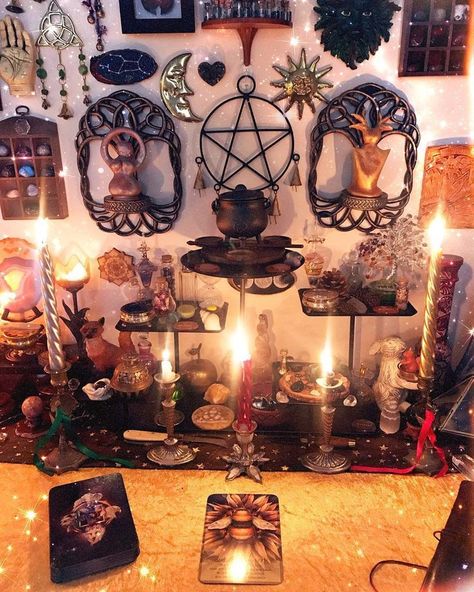 Altar Inspiration, Witchy Room, Witchcraft Altar, Witch Room, Wiccan Decor, Witches Altar, Wiccan Altar, Pagan Altar, Witchy Crafts