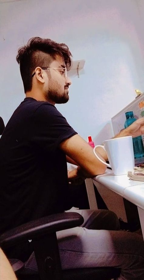 Ritesh Kumar Jha Office Snap, Study Snaps Ideas, Night Rides Snapchat, Men Fashion Photoshoot, Snapchat Selfies, Book Cover Diy, Happy Birthday Wallpaper, Cheesy Quotes, Cute Couple Dp