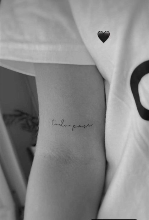 Meaningful Quotes Short Tattoos, Self Love Spanish Tattoo, Amor Tattoo Placement, Everything Will Work Out Tattoo, Lo Que Sera Sera Tattoo, Con Amor Tattoo, Vivir Tattoo, Mi Vida Tattoo, Capable Tattoo