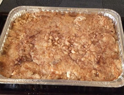 Apple Pie Cake, Apple Pie Filling Recipes, Pastas Recipes, Pie Filling Recipes, Apple Dump Cakes, Fruit Crisp, Apple Pie Filling, Ice Cream Toppings, Dump Cake