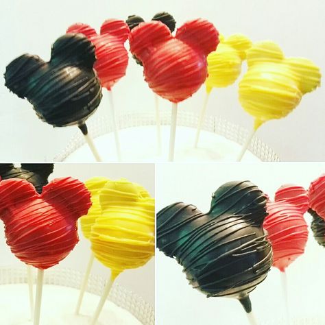 Cake Pops Mickey Mouse Mickey Mouse Cake Pops How To Make, Disney Themed Cake Pops, Mickey Mouse Apples, Mickey Mouse Clubhouse Cake Pops, Mickey Mouse Cakepops, Mickey Desserts, Mickey Mouse Cake Ideas, Cake Pops Mickey Mouse, Mickey Cakepops