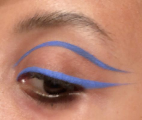 Blue Graphic Liner, Blue Eyeliner, Graphic Eyeliner, Anti Aging Oils, Graphic Liner, Blue Graphic, Natural Beauty Tips, Makeup Guru, Editorial Makeup