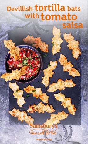 Recipe Tortilla, Bonfire Night Food, Halloween Appetizers Easy, Healthy Halloween Food, Creepy Halloween Food, Recetas Halloween, Dulces Halloween, Spooky Food, Easy Halloween Food