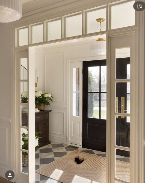 House Entrance Hall Ideas, House Vestibule Entrance, Cute House Entrance, Old Money Entrance Hall, Open Entrance Ideas, Enclosed Entryway Ideas, Old Money Entryway, Fancy Entryway, British House Interior