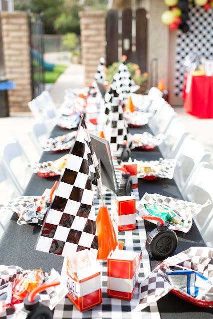 Cars Birthday Party Ideas, Cars Birthday Party, Disney Cars Party, Hot Wheels Party, Hot Wheels Birthday, Disney Cars Birthday, Cars Birthday Party Disney, Car Themed Parties, Car Birthday Theme