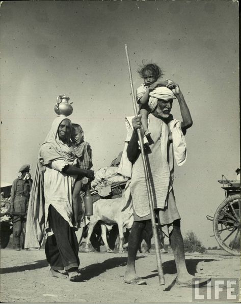 1947 Partition Rare Photos, Partition India And Pakistan, India Pakistan Partition Pictures, Indian Partition 1947, 1947 India, Independence Of India, Pakistan History, Old Vintage Photos, Partition Of India