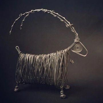 Wire Art Sculpture Animals, Mini Wire Sculptures, Welded Art, Metal Welding Art, Wire Art Sculpture, Wire Sculptures, Welding Art Projects, Art Wire, Wire Craft