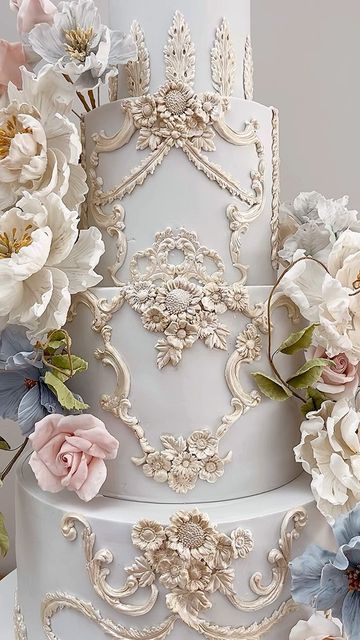 Bridgerton Theme, Victorian Wedding Themes, Peony Cake, Dream Wedding Decorations, Wedding Cakes Blue, Wedding Themes Fall, Amazing Wedding Cakes, Gorgeous Wedding Cake, Fairy Wedding