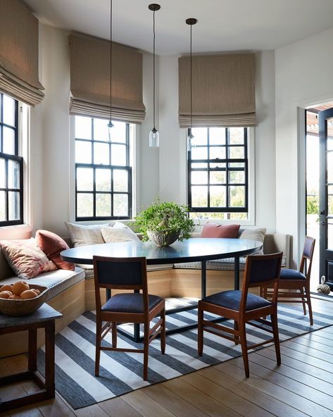 Breakfast Nook in The Stunning Home of Actress Jessica Alba Clements Design, Rh Rugs, Laundry Room Flooring, Mid Century Chair, Living Room Flooring, Celebrity Houses, Jessica Alba, Breakfast Nook, Architectural Digest