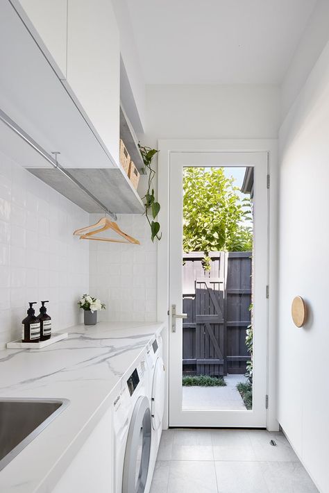 Cool Laundry Room, Best Laundry Room Ideas, Laundry In Kitchen, Laundry Room Combo, Contemporary Laundry Room, Laundry Room Tile, Laundry Doors, Laundry Nook, Laundry Chute