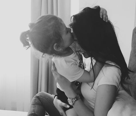 Brunette Mom And Daughter, 2024 Manifesting, Daughter Pictures, Manifesting Board, Mother Daughter Pictures, Mother Daughter Photos, Mom And Daughter, Future Mom, Mom Daughter