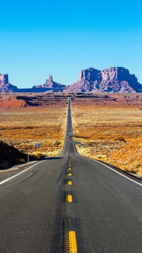 JOJADOJA. Route 66 Wallpaper, Southwest Aesthetic, Arizona Aesthetic, Monument Valley Arizona, Route 66 Road Trip, Arizona Road Trip, Landscape Tattoo, Beautiful Roads, Scenic Roads