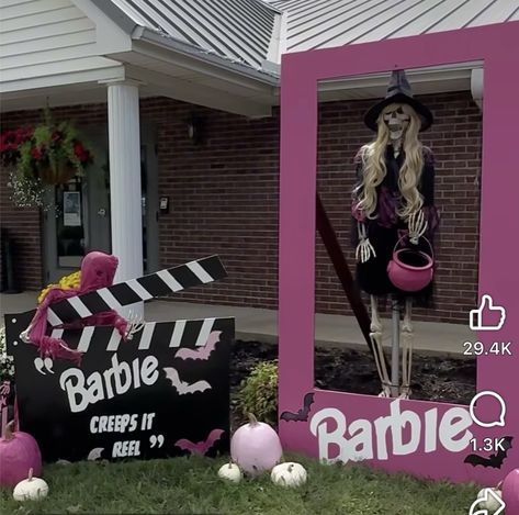 Barbie Halloween Decor, Barbie Themed Trunk Or Treat, Barbie Halloween Decorations, Trunk Or Treat Barbie, Barbie Halloween, Barbie Theme, Trunk Or Treat, Halloween Themes, Halloween Decorations