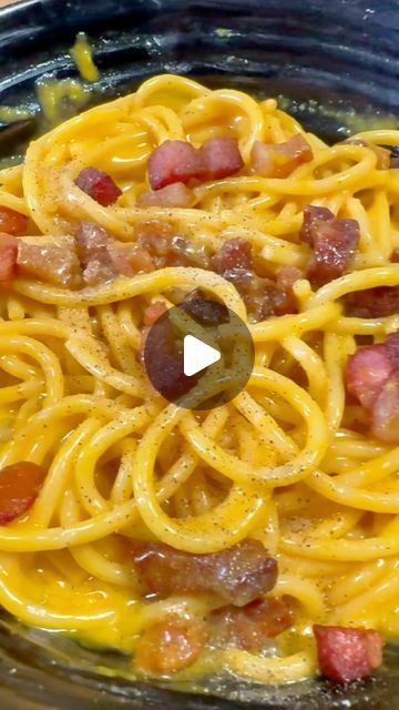 Pasta Alla Carbonara, Pecorino Romano, Pasta Carbonara, Carbonara Pasta, Hotel Home, Home Restaurant, Spaghetti, Cooking Recipes, Sauce