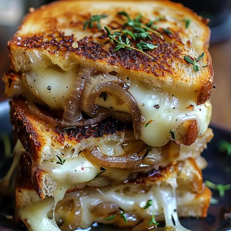 French Onion Grilled Cheese Cubano Grilled Cheese, French Onion Flatbread, French Onion Toast, Meatball Grilled Cheese, Cheese And Onion Toast, French Toast Grilled Cheese, Country Club Food, Grilled Swiss Cheese Sandwich, Brioche Grilled Cheese