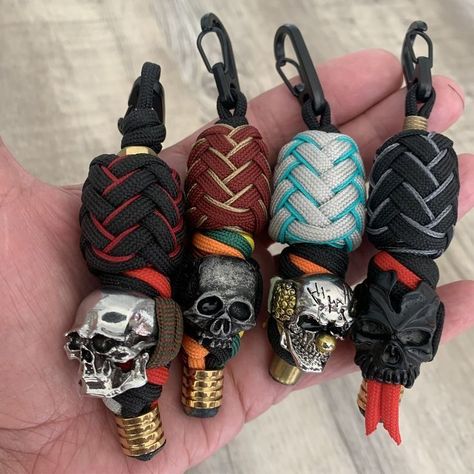 Paracord Knife Lanyard keychains & bracelet tutorial 💎 #EDCKnifeBeads #KnifeAccessories #EverydayCarry #EDC #GearCustomization #TacticalBeads #ParacordBeads #HandcraftedBeads #ArtisanBeads #KnifeCollecting #KnifeEnthusiast #GearUpgrade #UniqueBeads #FunctionalArt Paracord Bracelet Designs, Paracord Knife, Paracord Projects Diy, Knife Lanyard, Paracord Bracelet Patterns, Paracord Braids, Paracord Bracelet Diy, Paracord Diy, Paracord Knots