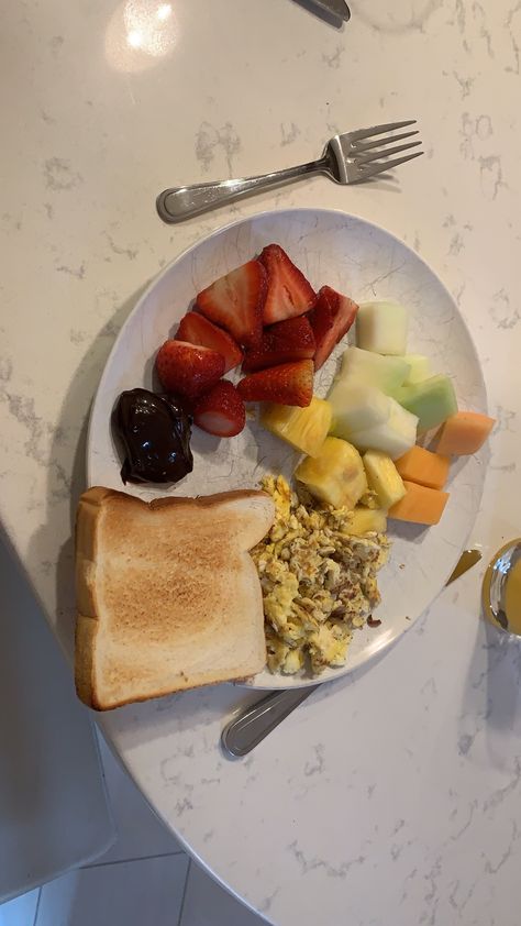 Healthy breakfast idea Fake Breakfast Photos, Breakfast Pictures Mornings, Brakefast Snap, Breakfast Ideas Pictures, Realistic Breakfast, Breakfast Photos, Breakfast Snap, Breakfast Date, Breakfast In America