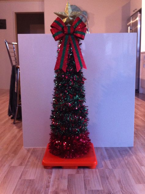 Road cone Christmas tree !  A make shift tree that will stay standing in the wind ! My mum is too clever ! Traffic Cone Christmas Tree, Decorate Ideas, Traffic Cone, Cone Trees, Cone Christmas Trees, Yard Decorations, Christmas Décor, Construction Party, Winter Time