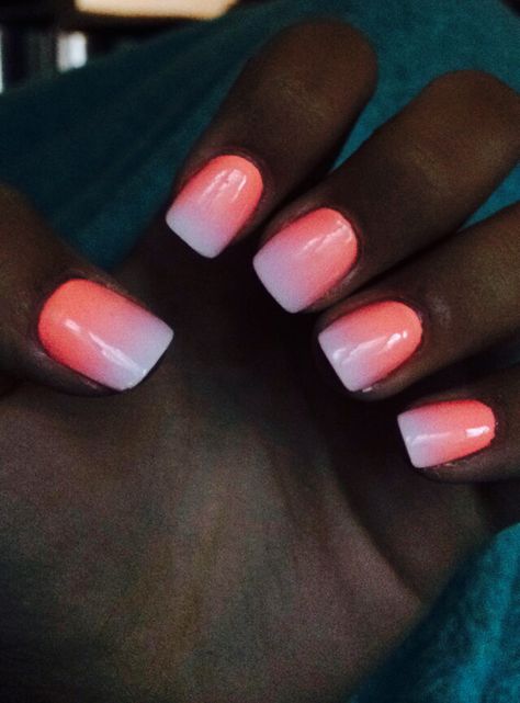 Ombré coral and white nails Coral Nails With White Tips, Coral Dip Powder Nails, White And Coral Nails, Hombre Nails Ombre Summer, Coral Ombre Nails Summer, Coral And White Nails, Dipped Nails Ideas Powder Ombre, Bright Ombre Nails, White And Pink Ombre Nails