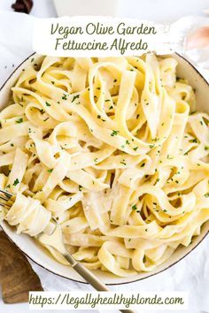 Vegetarian Fettuccine Alfredo, Vegan Fettuccine, Vegan Fettuccine Alfredo, Vegan Alfredo Sauce, Vegan Italian Recipes, Vegan Pasta Dish, Vegan Alfredo, Vegan Queso, Vegan Entrees