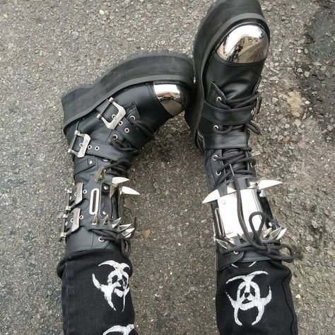 Shoe Inspo, Estilo Punk, Punk Outfits, Style Boots, Alt Fashion, Swag Shoes, Punk Style, Edgy Outfits, Dream Clothes