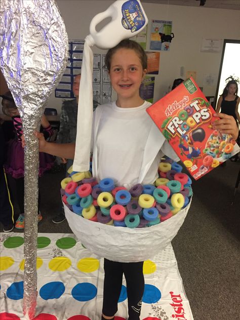 Fruit Loops Cereal Bowl costume with milk jug headpiece. My daughter won 1st place at her school's Halloween costume contest! Diy Cereal, Halloween Costumes To Make, Homemade Costume, Diy Halloween Costumes For Kids, Homemade Halloween Costumes, Diy Halloween Costumes Easy, Homemade Costumes, Homemade Halloween, Easy Diy Halloween