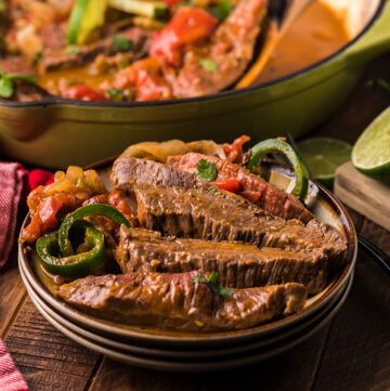 Steak Ranchero - Kitchen Divas Steak Burrito Recipe, Recipes For Steak, Recipes For Meat Lovers, Steak Ranchero, Tender Flank Steak, Steak Stirfry Recipes, Steak Chili, Indulgent Recipes, Steak Kabobs