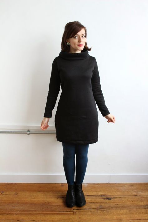 Snuggly sweatshirt Coco dress - Tilly and the Buttons sewing pattern Sweatshirt Dress Diy, Sew Tutorials, Sweatshirt Dress Outfit, 2022 Goals, Winter Sewing, Sweatshirt Refashion, Blue Tights, Tilly And The Buttons, Trendy Sewing