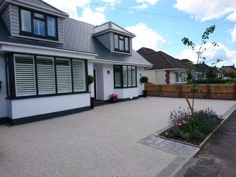 Front Driveway Ideas, Imprinted Concrete Driveway, Front Garden Ideas Driveway, Driveway Materials, Beautiful Driveways, Garden Ideas Driveway, Resin Bound Driveways, Modern Driveway, Resin Driveway