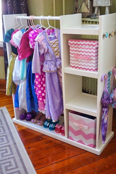 DIY Dress Up Storage Cart with room for dresses, shoes, and accessories! Diy Dress Up Storage, Shoe Organization Diy, Dress Up Closet, Dress Up Storage, Robe Diy, Storage Center, Girls Playroom, Playroom Organization, Princess Room