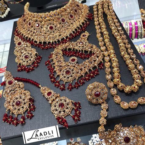 Bridal Jewelry Sets Brides, Wedding Jewelry Sets Bridal Jewellery, Pakistani Bridal Jewelry, Indian Wedding Jewelry Sets, Beautiful Bridal Jewelry, Bride Jewelry Set, Bridal Jewelery, Indian Bridal Jewelry Sets, Bridal Jewellery Design